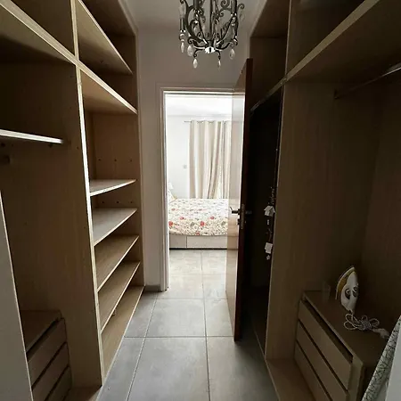 Aphrodites Resident *